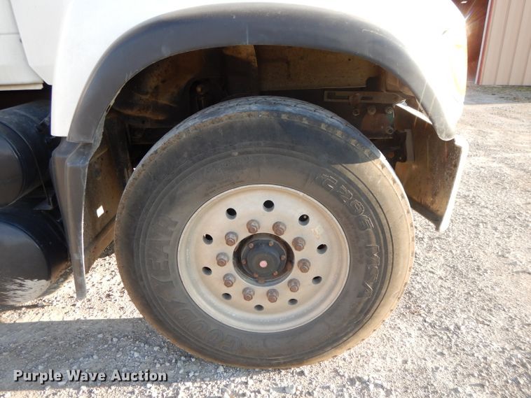 image for item DE2489 2003 Mack Granite CV713  dump truck