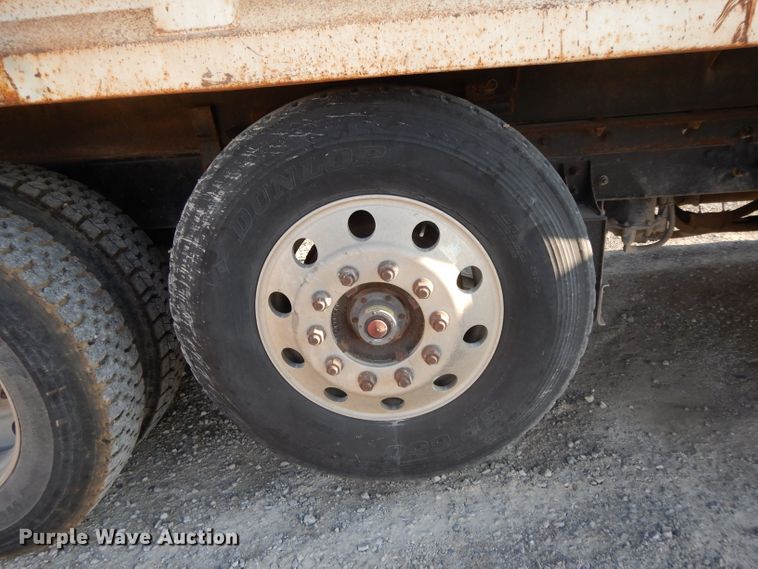 image for item DE2489 2003 Mack Granite CV713  dump truck