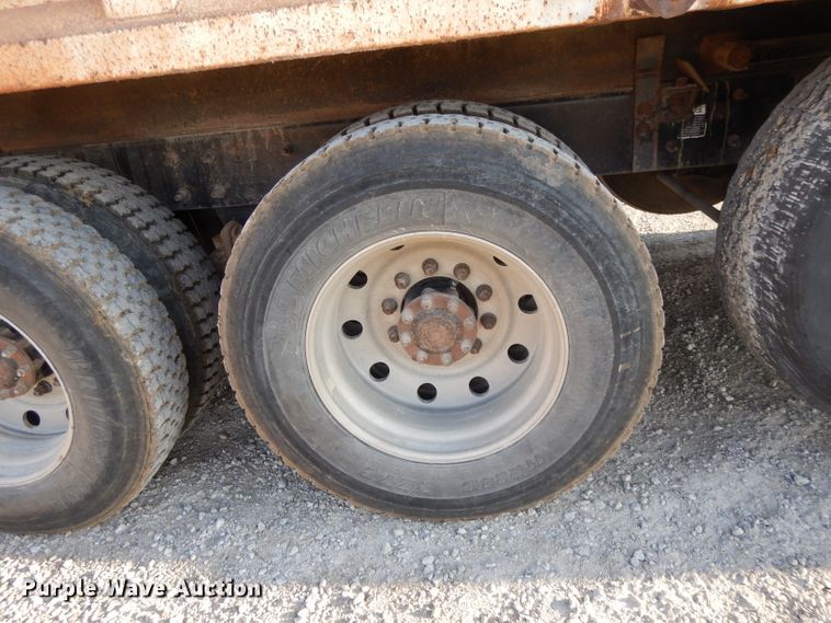 image for item DE2489 2003 Mack Granite CV713  dump truck