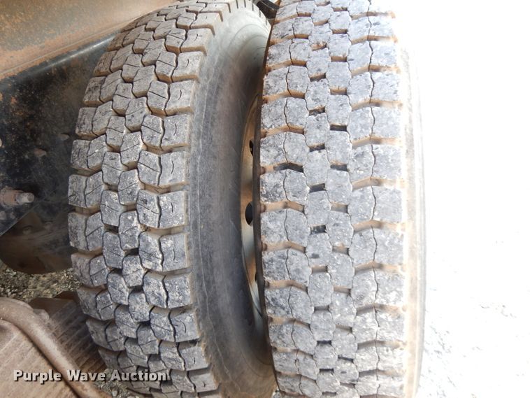 image for item DE2489 2003 Mack Granite CV713  dump truck