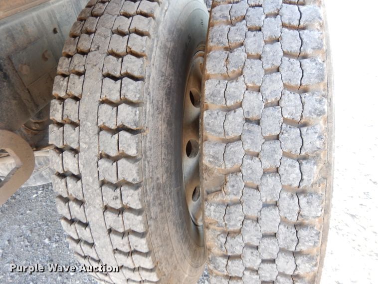 image for item DE2489 2003 Mack Granite CV713  dump truck