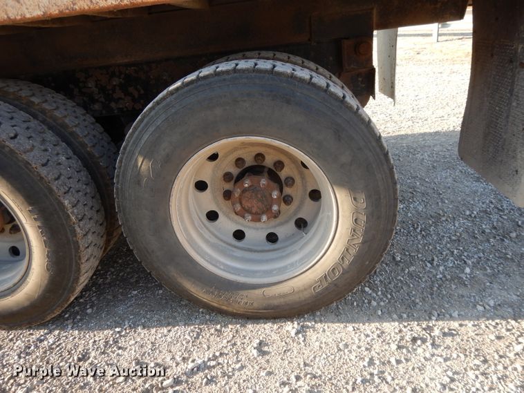 image for item DE2489 2003 Mack Granite CV713  dump truck