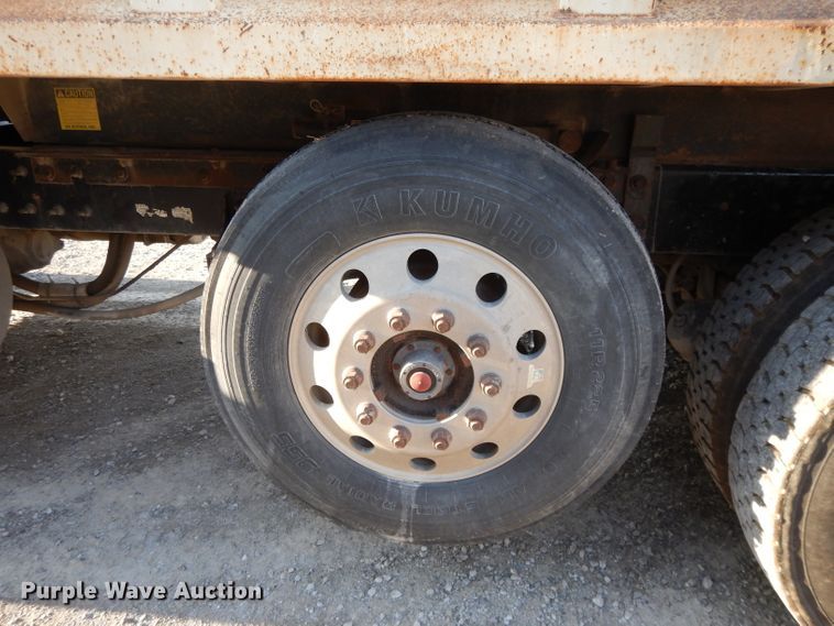 image for item DE2489 2003 Mack Granite CV713  dump truck