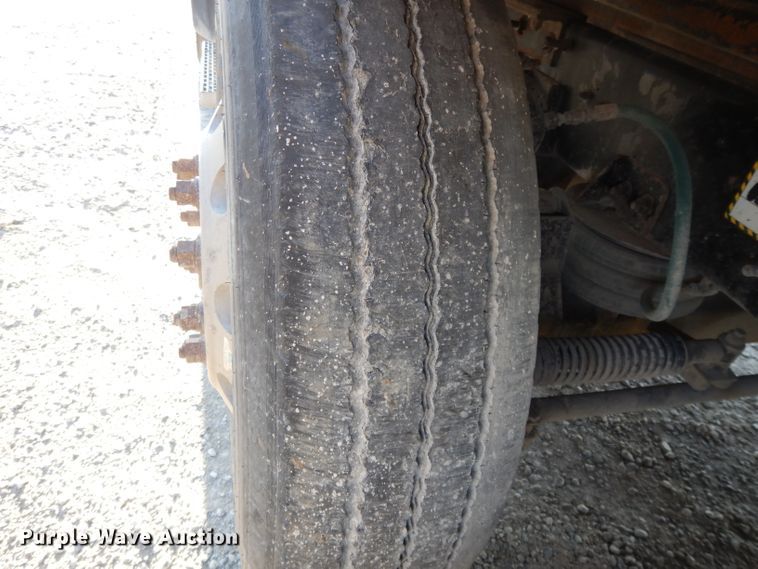 image for item DE2489 2003 Mack Granite CV713  dump truck