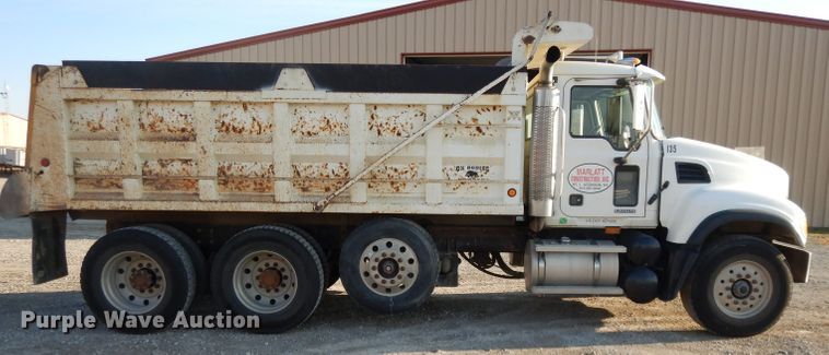 image for item DE2490 2003 Mack Granite CV713  dump truck