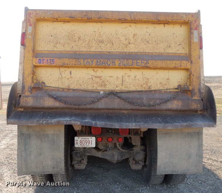 image for item DE2490 2003 Mack Granite CV713  dump truck