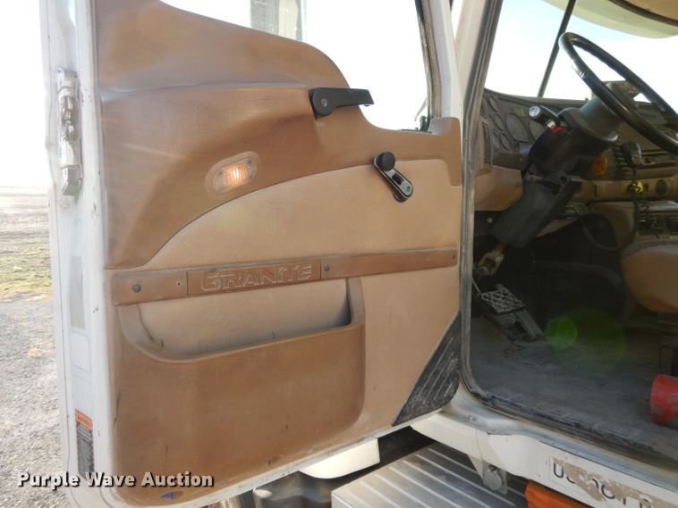 image for item DE2490 2003 Mack Granite CV713  dump truck