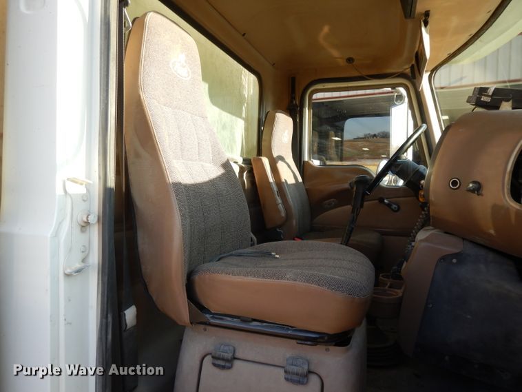 image for item DE2490 2003 Mack Granite CV713  dump truck