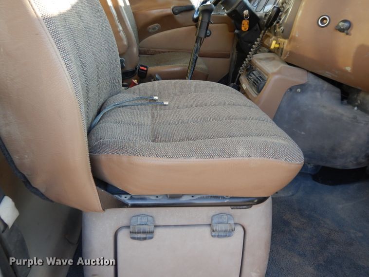 image for item DE2490 2003 Mack Granite CV713  dump truck