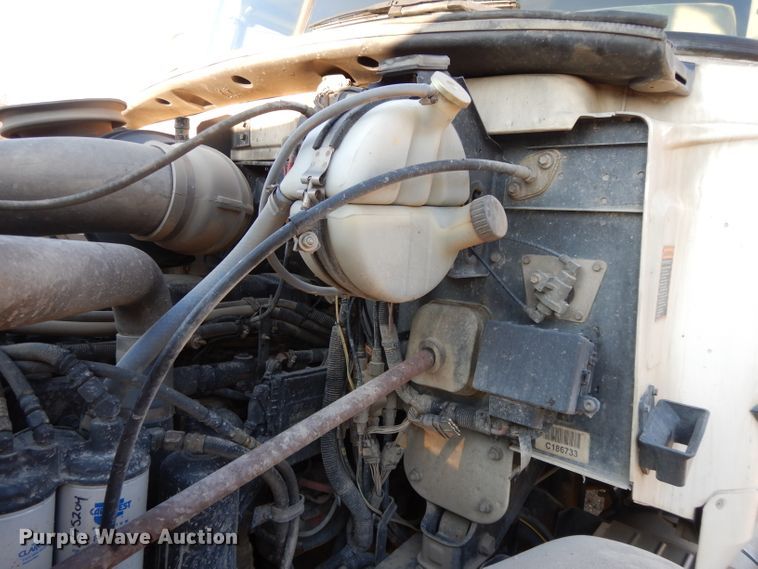 image for item DE2490 2003 Mack Granite CV713  dump truck