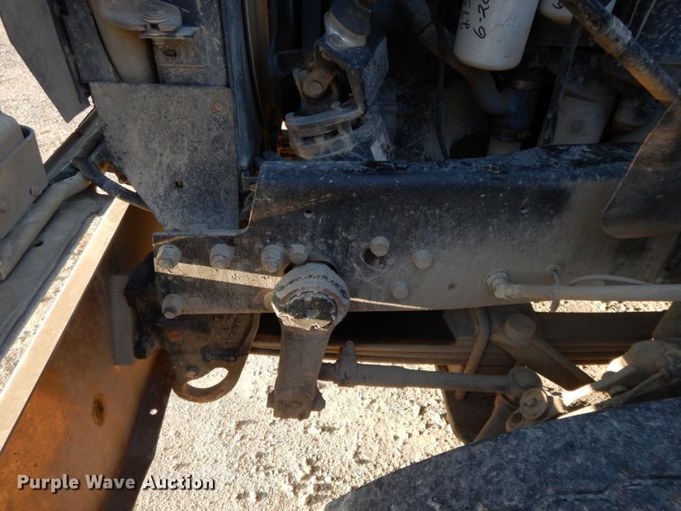 image for item DE2490 2003 Mack Granite CV713  dump truck