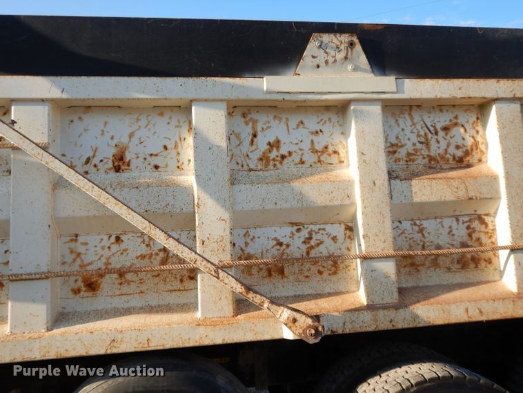 image for item DE2490 2003 Mack Granite CV713  dump truck
