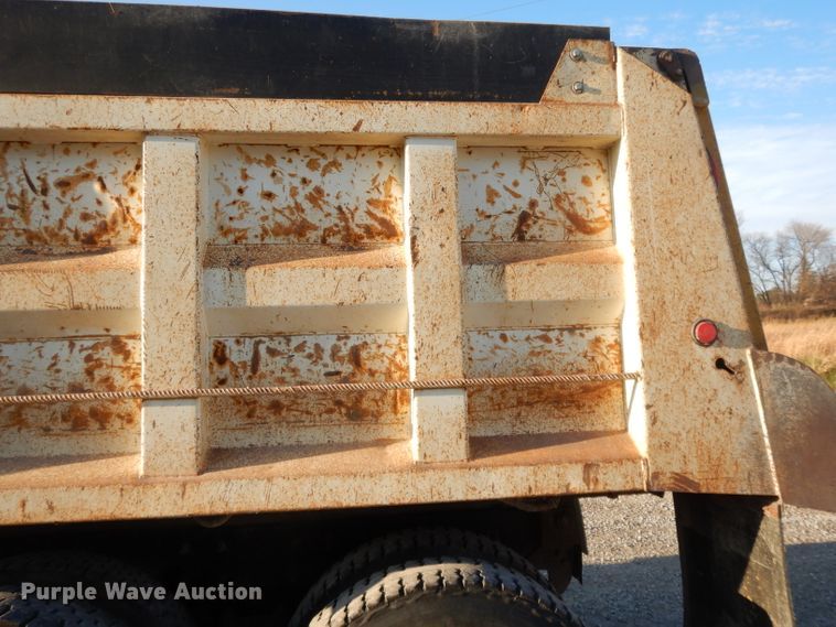 image for item DE2490 2003 Mack Granite CV713  dump truck