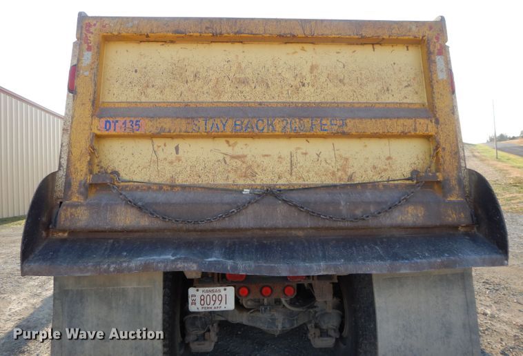 image for item DE2490 2003 Mack Granite CV713  dump truck