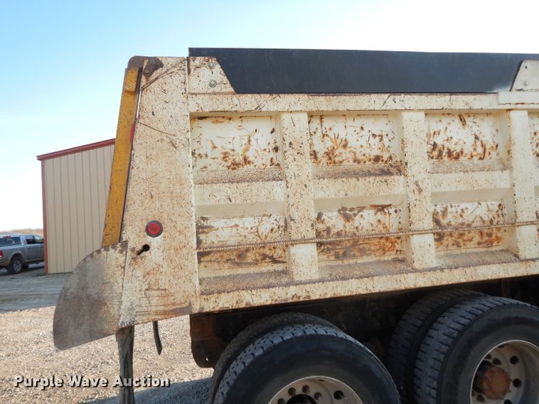 image for item DE2490 2003 Mack Granite CV713  dump truck