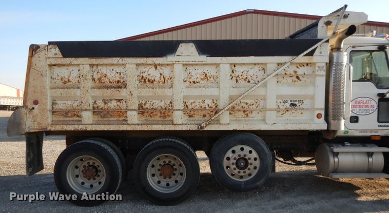 image for item DE2490 2003 Mack Granite CV713  dump truck