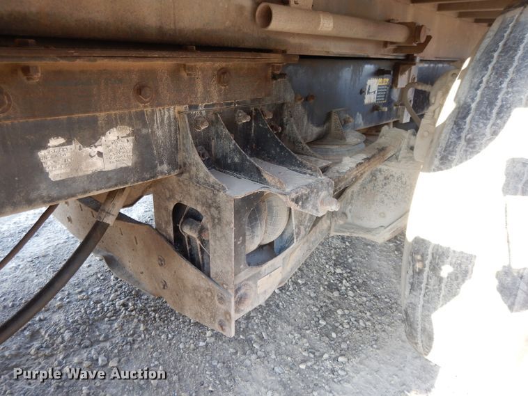 image for item DE2490 2003 Mack Granite CV713  dump truck