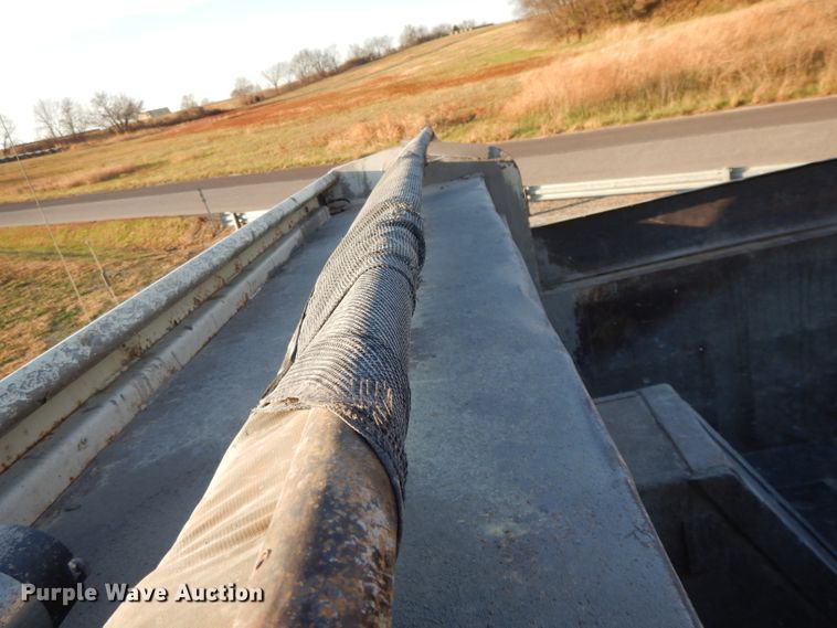 image for item DE2490 2003 Mack Granite CV713  dump truck