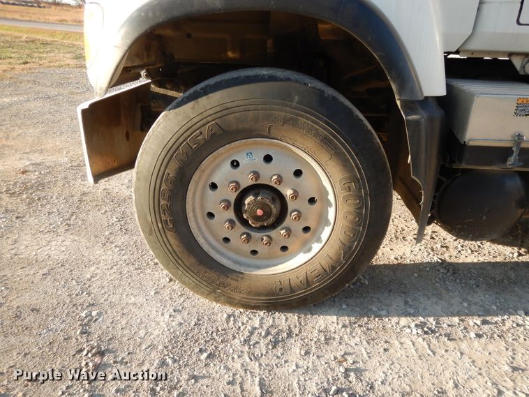 image for item DE2490 2003 Mack Granite CV713  dump truck