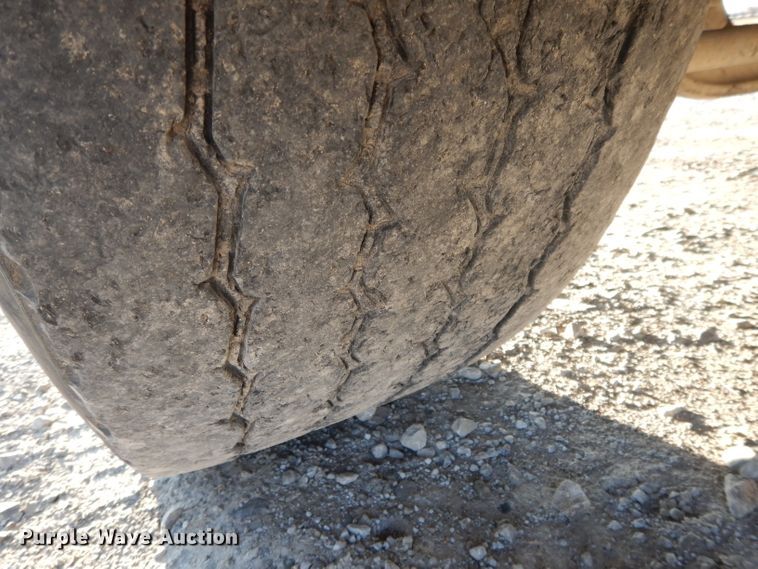 image for item DE2490 2003 Mack Granite CV713  dump truck