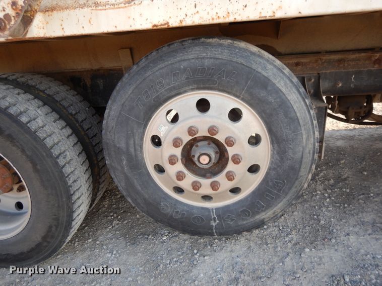 image for item DE2490 2003 Mack Granite CV713  dump truck