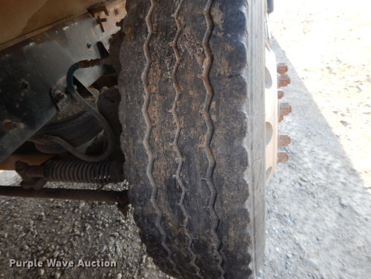 image for item DE2490 2003 Mack Granite CV713  dump truck