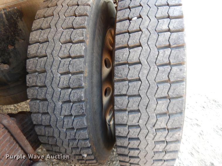 image for item DE2490 2003 Mack Granite CV713  dump truck