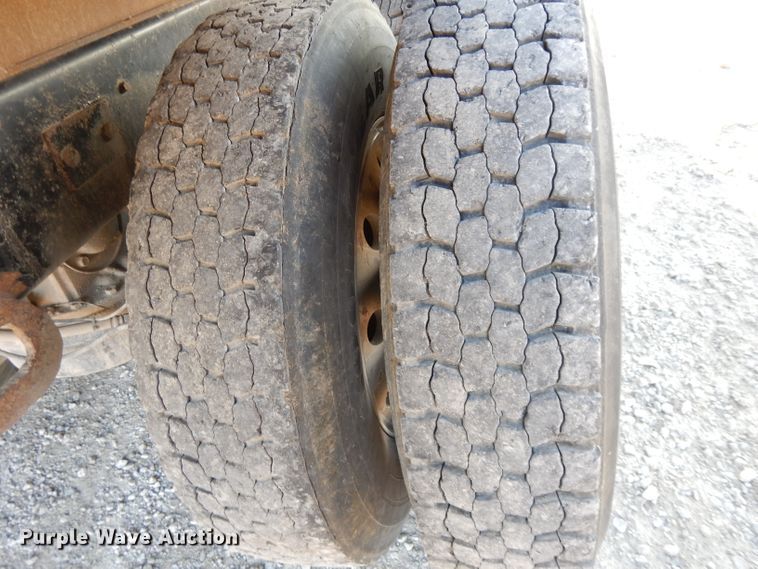 image for item DE2490 2003 Mack Granite CV713  dump truck