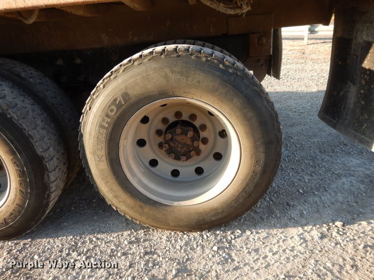 image for item DE2490 2003 Mack Granite CV713  dump truck