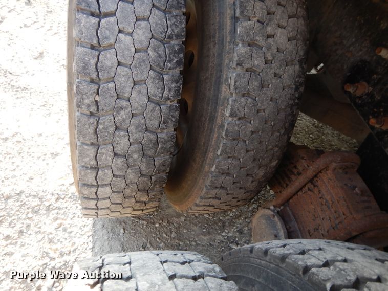 image for item DE2490 2003 Mack Granite CV713  dump truck