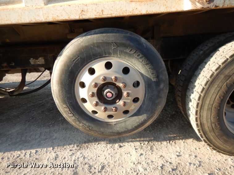 image for item DE2490 2003 Mack Granite CV713  dump truck