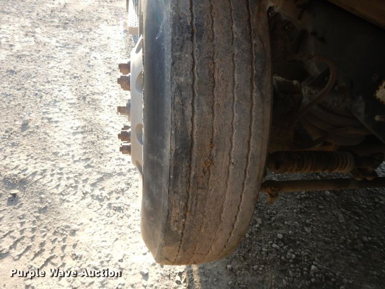 image for item DE2490 2003 Mack Granite CV713  dump truck