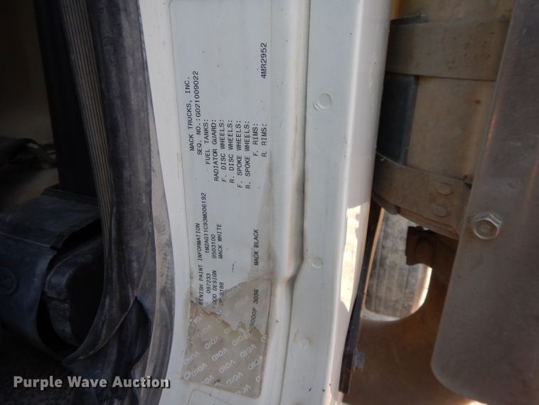 image for item DE2490 2003 Mack Granite CV713  dump truck