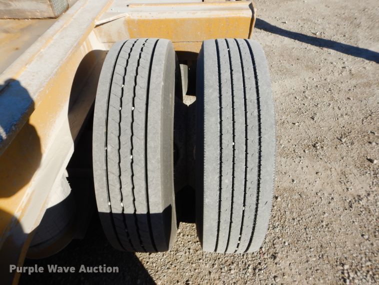 image for item DE2492 1992 Load King PHD100-3 lowboy equipment trailer