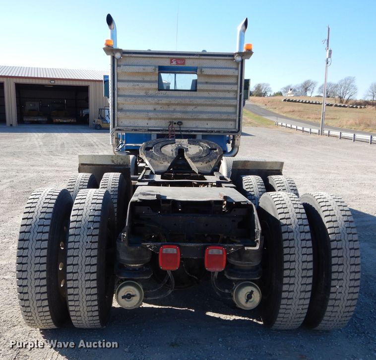 image for item DE2493 1990 Kenworth W900  semi truck