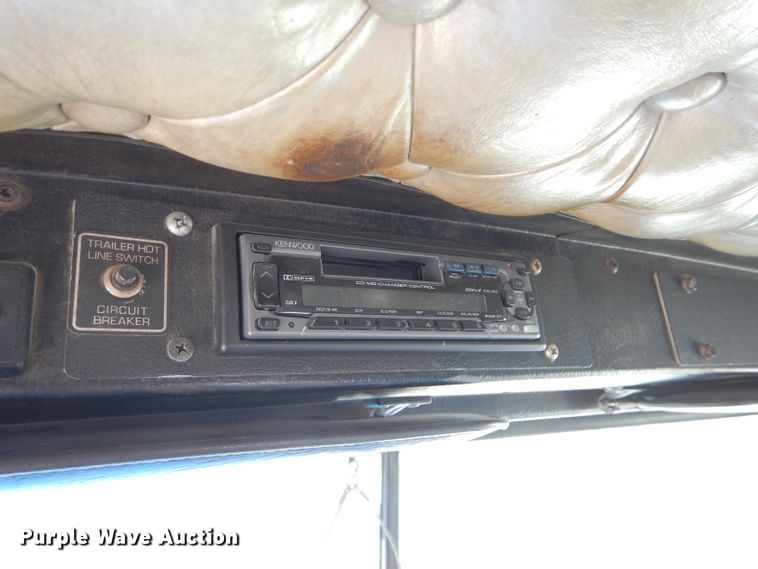 image for item DE2493 1990 Kenworth W900  semi truck