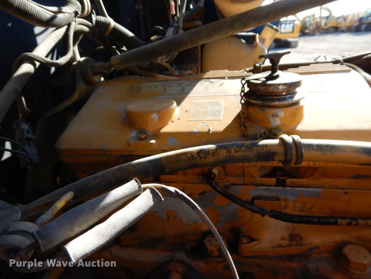 image for item DE2493 1990 Kenworth W900  semi truck