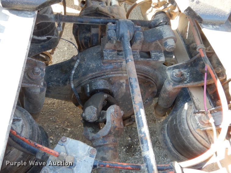 image for item DE2493 1990 Kenworth W900  semi truck