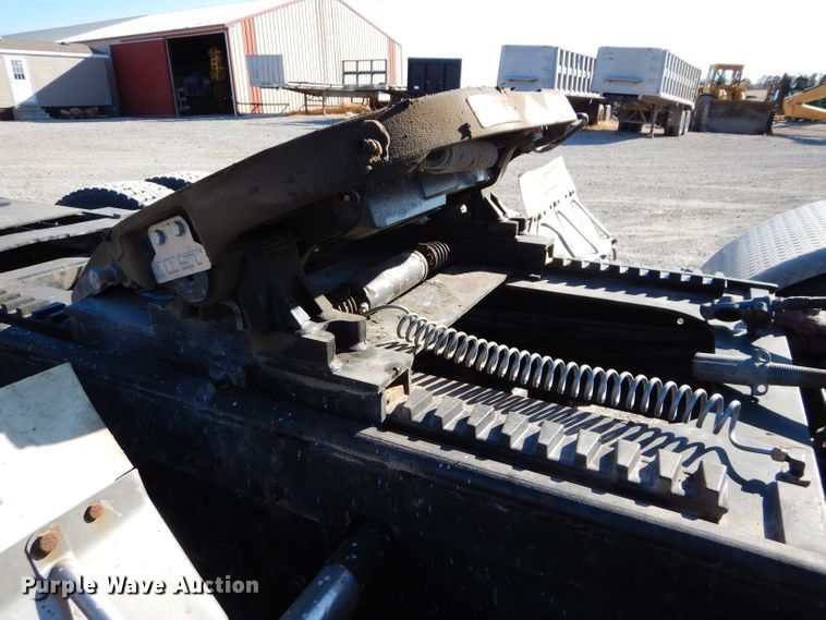 image for item DE2493 1990 Kenworth W900  semi truck