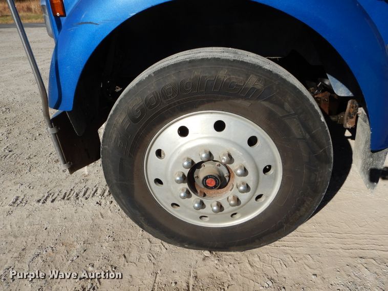 image for item DE2493 1990 Kenworth W900  semi truck