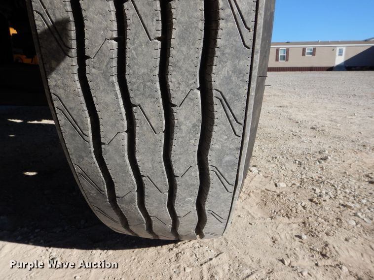 image for item DE2493 1990 Kenworth W900  semi truck