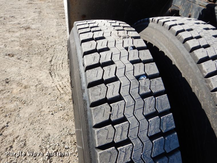 image for item DE2493 1990 Kenworth W900  semi truck