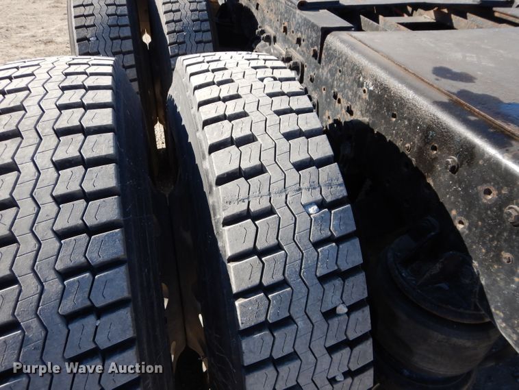 image for item DE2493 1990 Kenworth W900  semi truck