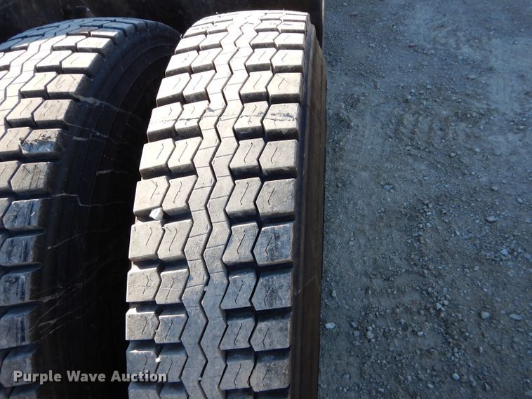 image for item DE2493 1990 Kenworth W900  semi truck