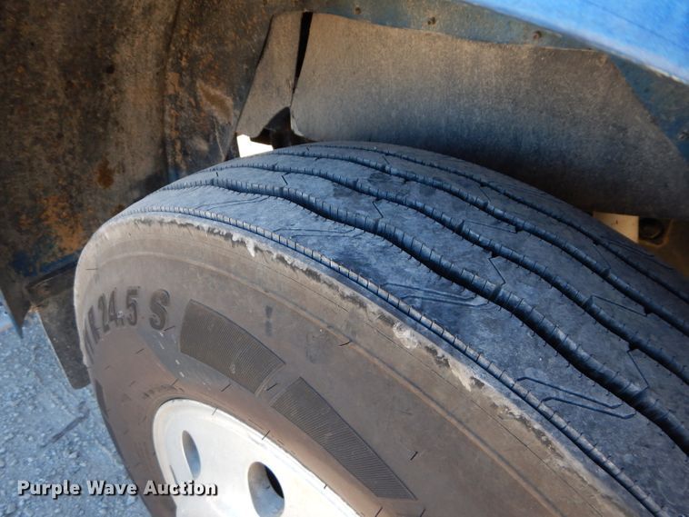 image for item DE2493 1990 Kenworth W900  semi truck