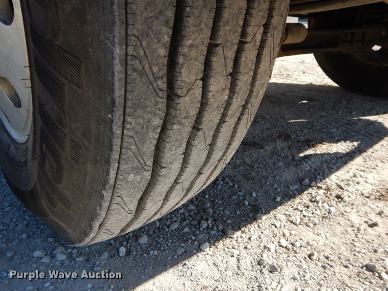 image for item DE2493 1990 Kenworth W900  semi truck