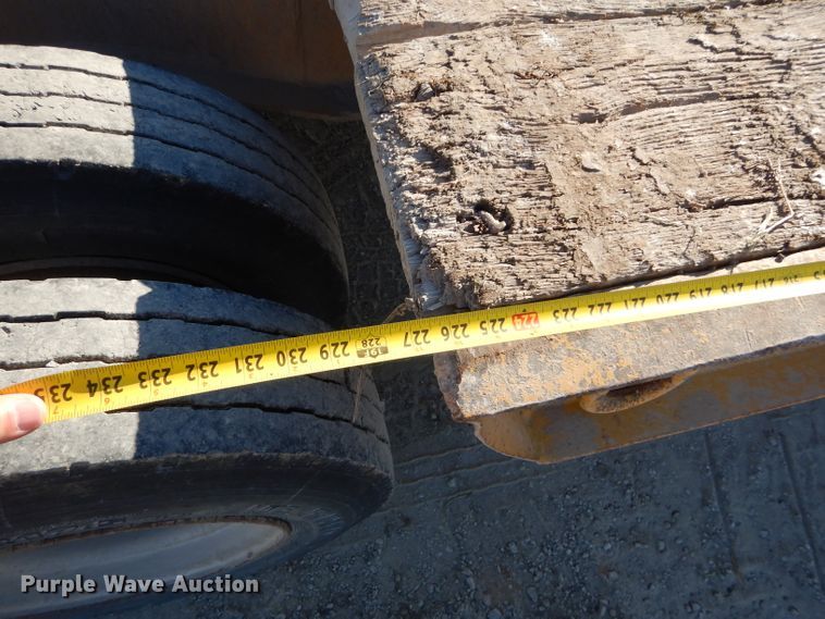 image for item DE2494 1995 Etnyre R35TL-T1 equipment trailer