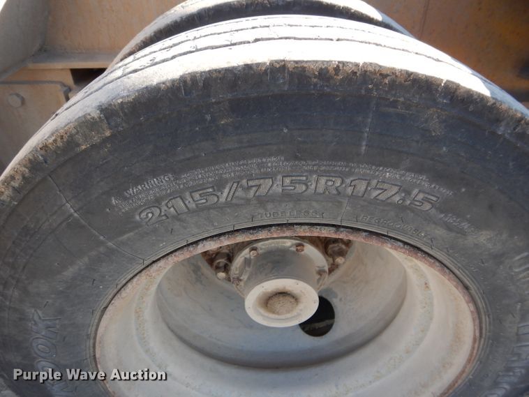 image for item DE2494 1995 Etnyre R35TL-T1 equipment trailer