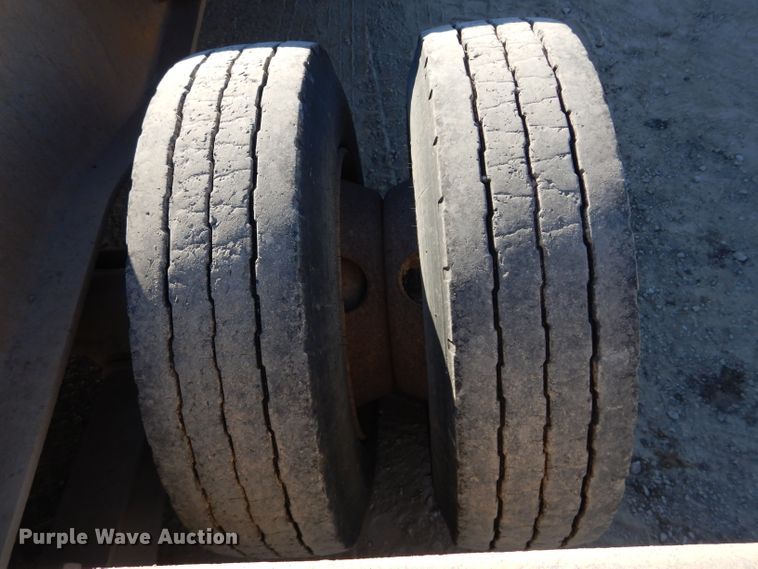 image for item DE2494 1995 Etnyre R35TL-T1 equipment trailer