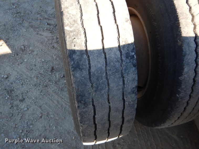 image for item DE2494 1995 Etnyre R35TL-T1 equipment trailer